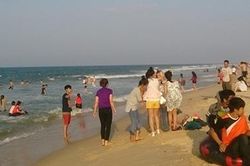 Nam sinh viên tử vong khi cứu 3 nữ sinh trên biển