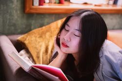 Để rèn năng lực tập trung, hãy đọc những cuốn sách khó