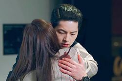 Phim 'Vincenzo': Luật sư Hong trúng đạn, Vincenzo đối đầu 'trùm cuối' Babel