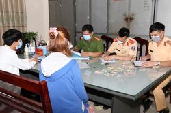 Hà Nam: 16 thanh niên không đeo khẩu trang, tụ tập ăn uống bị phạt 32 triệu đồng