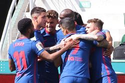 Atletico bỏ xa Real và Barca 5 điểm sau chiến thắng siêu kịch tính
