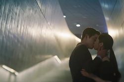 Tạm biệt 'Vincenzo': Fan Việt 'phát cuồng' vì nụ hôn của Song Joong Ki và Jeon Yeo Bin