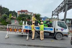 CSGT bắt giữ nhiều môtô phân khối lớn nẹt pô chạy tốc độ cao trên cao tốc