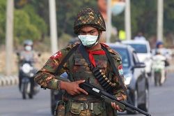 Nhóm vũ trang thiểu số Myanmar tuyên bố bắn rơi trực thăng quân đội