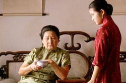 Uống nước thấy bất thường rồi nôn ra máu, mẹ chồng báo cảnh sát và phát hiện âm mưu thâm độc của con dâu