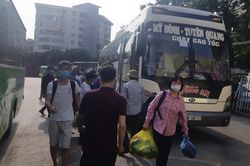 Người dân trở lại Thủ đô, tuân thủ nghiêm yêu cầu phòng, chống dịch