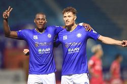 Vòng 12 LS V-League 2021: Đất chật, người đông!