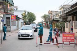 Tạm đình chỉ hoạt động không thiết yếu, triển khai quyết liệt biện pháp phòng, chống dịch