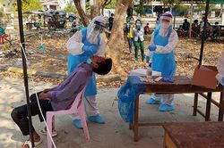 Campuchia: Kỷ lục gần 1.000 ca mắc Covid-19 mới trong ngày