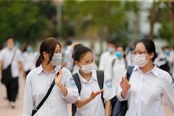 Học thi online thời COVID: Có gây khó với học sinh cuối cấp?