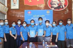 Miễn giảm học phí lớp bơi cho con em đoàn viên Công đoàn Viên chức
