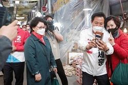 Thách thức đối với ông Moon Jae-in