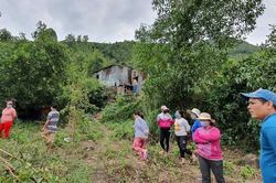 Người đàn ông tử vong trong tư thế treo cổ trên cây