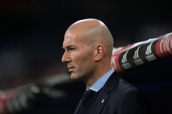 HLV Zinedine Zidane: Real Madrid sẽ 'chiến đấu đến cùng'