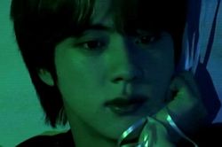 Suga bí ẩn, Jin đẹp như tượng tạc trong teaser mới của 'Butter'