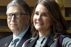 Bill Gates vẫn đi nghỉ mỗi năm cùng bạn gái cũ sau khi kết hôn với Melinda