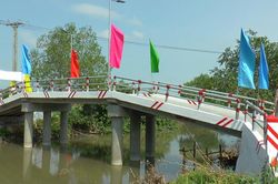 Lai Vung vận dụng xã hội hóa xây dựng 24 cầu nông thôn