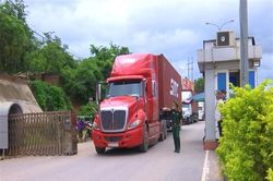 Quy trình thực hiện đổi người điều khiển phương tiện vận chuyển hàng hóa qua cửa khẩu