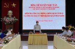Quận Hoàn Kiếm đã xử phạt gần 400 trường hợp không đeo khẩu trang nơi công cộng