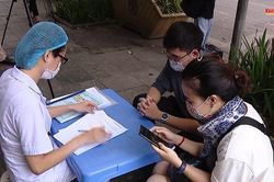 Xử phạt hàng trăm trường hợp người dân không đeo khẩu trang nơi công cộng