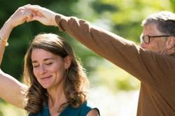 Tại sao Bill Gates và vợ quyết định chia tay sau 27 năm chung sống?