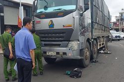 Xe tải va chạm với xe máy, nam sinh lớp 12 tử vong