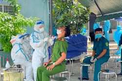 Thêm một nhân viên bar New Phương Đông dương tính với SARS-CoV-2