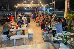 Bỏ 500 triệu mở quán bia, một năm tan hoang phải giải tán vội