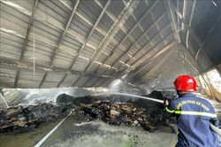 Dập tắt hoàn toàn vụ cháy kéo dài hơn 17 giờ tại Khu công nghiệp Phú Bài