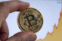Ngân hàng Mỹ sắp chấp thuận giao dịch bằng Bitcoin, giá tiền ảo tăng mạnh