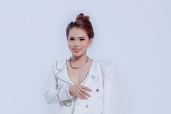 Khánh Ly Boutique bật mí cách phối đồ nữ tính, hiện đại