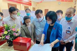 Phó Chủ tịch HĐND TP Phùng Thị Hồng Hà: Hoàng Mai tập trung cao độ để làm tốt công tác dập dịch và bầu cử