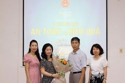 Giao lưu trực tuyến 'Ôn thi mùa dịch: An toàn, hiệu quả'