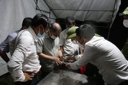 Trắng đêm 'săn' Covid-19