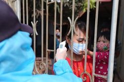 Tuyến đầu bị 'thủng' sẽ có thêm ca mắc trong cộng đồng