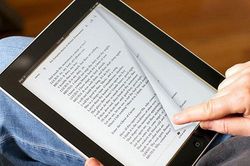 Đọc truyện online: Trào lưu mới đang được giới trẻ ưa chuộng
