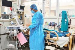 Một bệnh nhân Covid-19 ở BV Bệnh Nhiệt đới TƯ nguy kịch