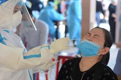 Đà Nẵng xét nghiệm COVID-19 cho người làm việc tại vũ trường, spa