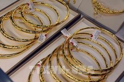 Giá vàng châu Á hướng đến tuần giao dịch tốt nhất trong 6 tháng