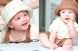 Hà Hồ khoe bộ ảnh 'ton sur ton' của Lisa - Leon, chị gái điệu đà lại được thiên vị phần hơn