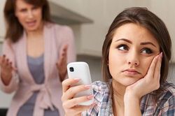 3 tuyệt chiêu để làm bạn với con tuổi teen