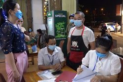 Xử phạt sáu người không đeo khẩu trang nơi công cộng ở thành phố Lào Cai