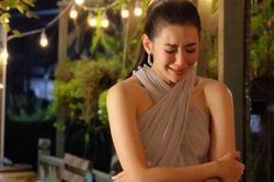 Dù đã ly dị nhưng chồng cũ vẫn quỳ trước cửa nhà, bố mẹ tôi 'đuổi khéo' thì một chuyện bất ngờ xảy ra