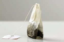 Làm đẹp đơn giản chỉ bằng cách dùng túi lọc trà