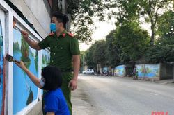 Cuốn hút đường tranh bích họa vùng quê Ninh Khang