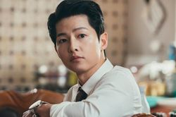 Lý do Song Joong Ki bật khóc ở hậu trường phim