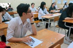 Không nên ôn thi tốt nghiệp THPT đến quên ăn, ngủ