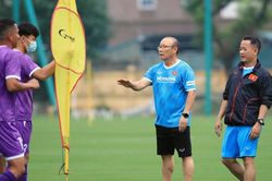 Bóng đá Việt Nam hôm nay: Xuân Trường làm đội phó tuyển Việt Nam. Văn Hậu tập riêng