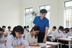 Kết thúc năm học sớm để phòng, chống Covid-19: Học sinh có thiệt thòi?