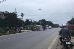 Hà Nội: Nghi vấn chiếc xe ben đi lấn làn, đâm vào xe máy khiến 2 thanh niên tử vong